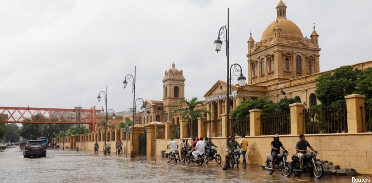 10 dead in drowning incidents during torrential rain in Karachi