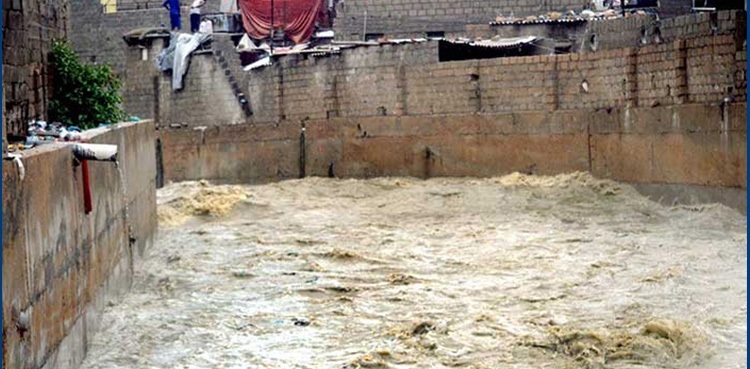 Sindh governor shares 'real story' about Karachi drain cleaning as monsoon rains start