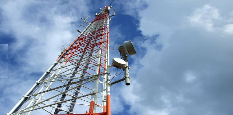 Sialkot man climbs mobile tower after argument with wife