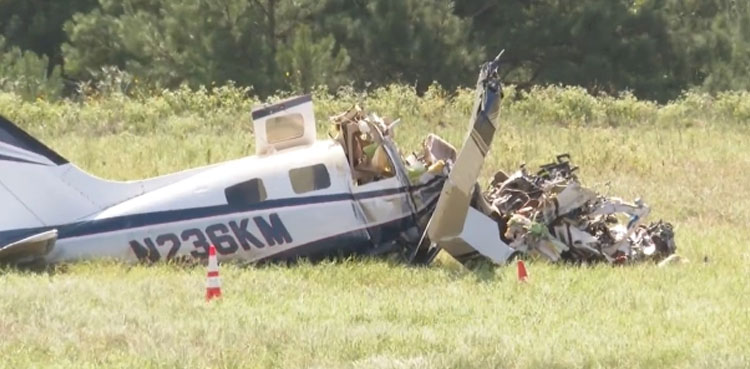 4 dead as plane crashes while trying to make emergency landing in Texas