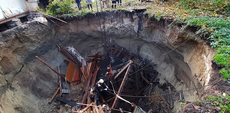 Sinkhole larger than tennis court has perplexed Chile