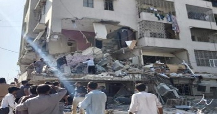 Sindh govt to bear medical treatment expenses for Karachi blast patients