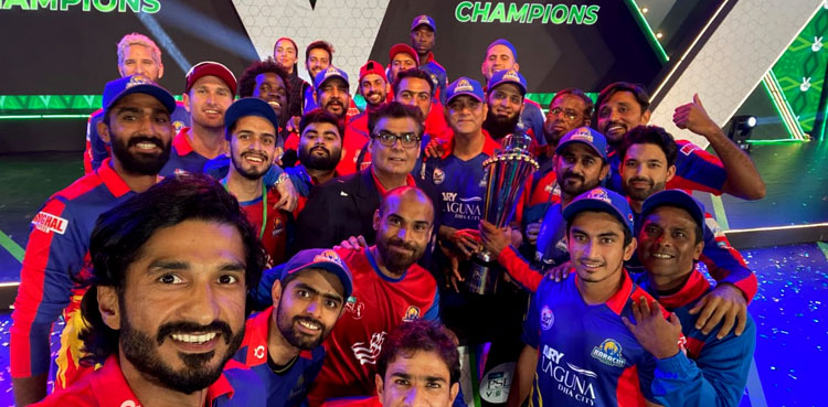 Karachi Kings outclass Lahore Qalandars to lift PSL trophy
