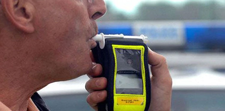 Karachi traffic police to get breathalysers to detect drunk driving