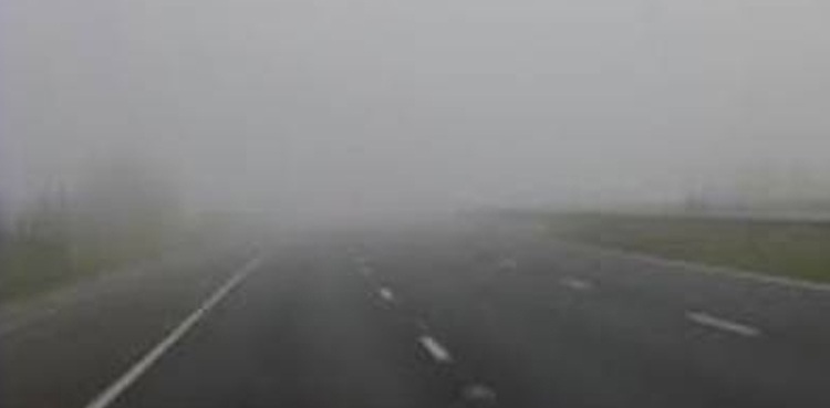 Dense fog shuts motorways in Punjab
