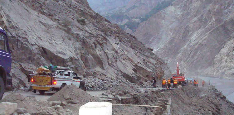 Gilgit-Skardu road opens for traffic after three-day closure