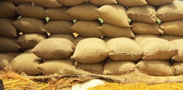 Rain damages 1.6 million tonnes of wheat stock in Larkana division