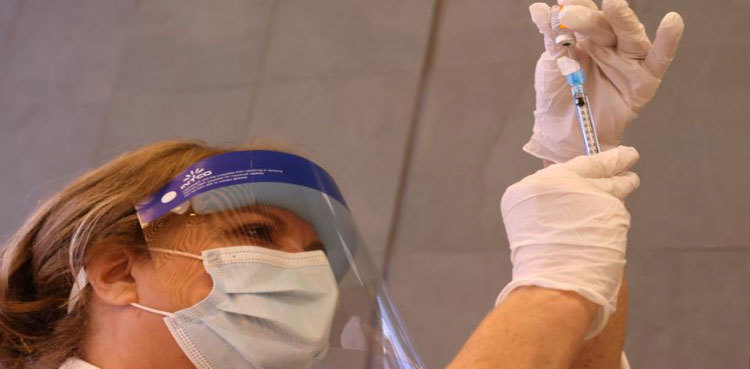 Low staff vaccination tied to nursing home COVID-19 deaths