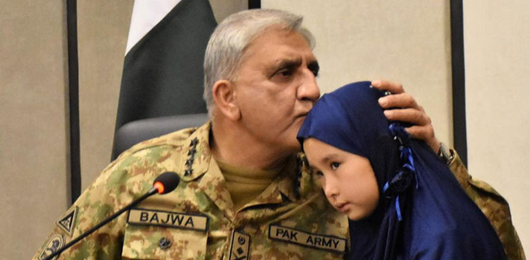 Army chief meets families of Machh victims, assures justice