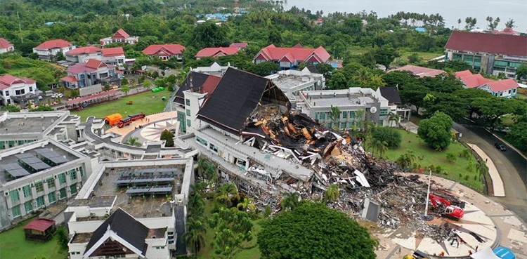 Aftershock rocks Indonesia quake zone as search continues