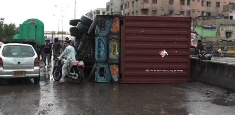 Speeding trailer crushes teenage girl to death in Karachi