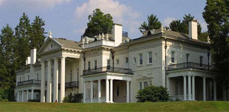 Gas leakage incident injures two at Nawaz Sharif's residence in Raiwind