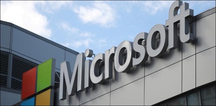 Microsoft introduces its own chips for AI, with eye on cost