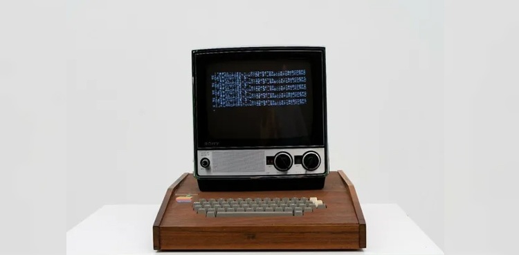 COLLECTIBLES: Original Apple-1 PC from 1978 is being sold for US$1.5m