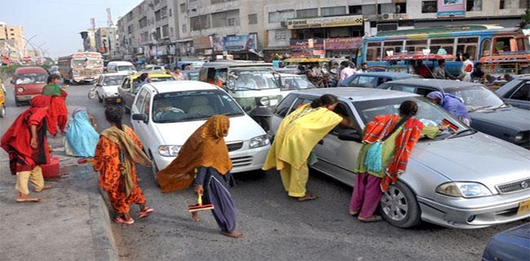 Karachi beggars renting out infants to bait pity, Karachi police claim