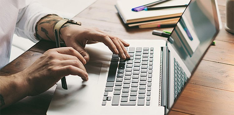 Professor's reaction after mute online class for two hours goes viral