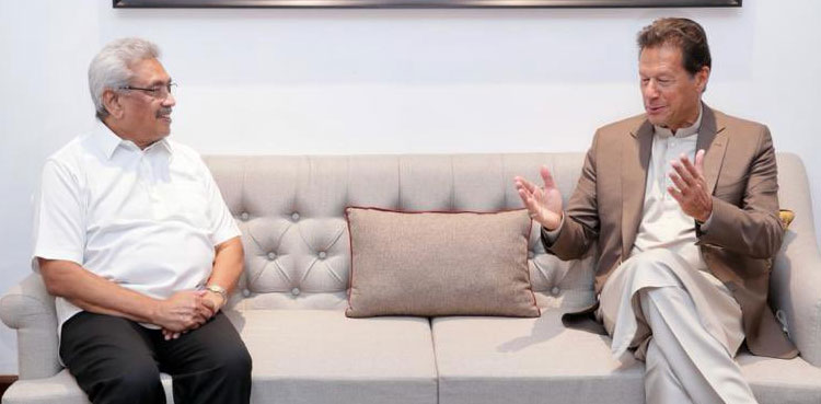 PM Imran holds one-on-one meeting with Sri Lankan president