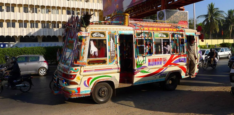 Unvaccinated people barred from traveling on Sindh public transport from Sept 15