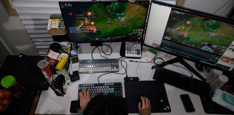 Youth earns $50,000 a month by playing video games in storeroom