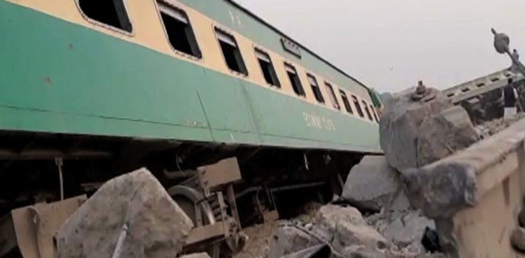 Four out of five Lodhran casualties in Ghotki train accident were family