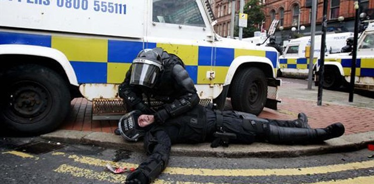 Eight Northern Ireland police injured in clashes at Belfast protest