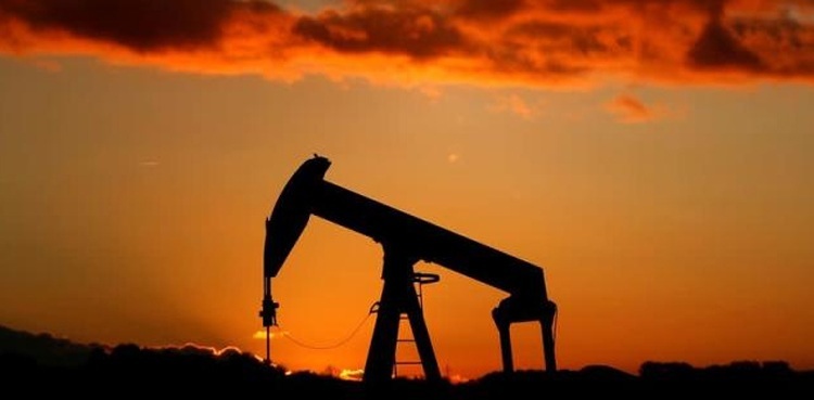 Iran and Venezuela strike oil export deal