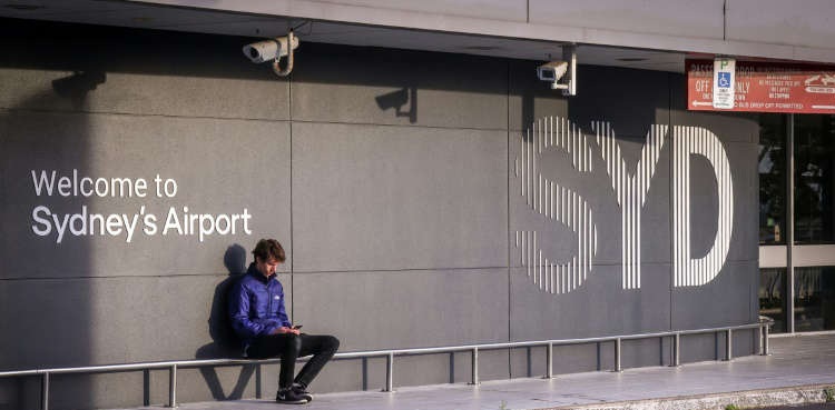 Military to help enforce Sydney COVID-19 lockdown as cases rise