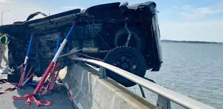 WATCH: Toddler falls into water after car crash