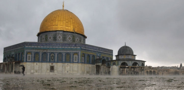 Israel closes Al-Aqsa Mosque for Muslims
