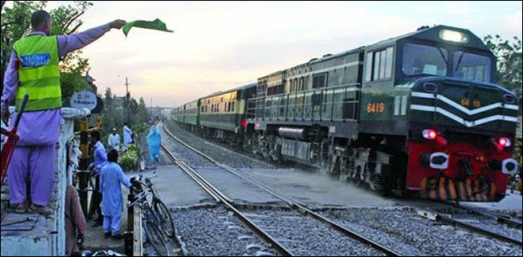 Nawabshah mother dies after being hit by train while rescuing daughters