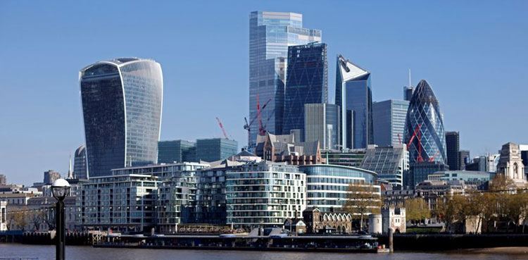 UK jobs market hits full throttle as lockdown eases