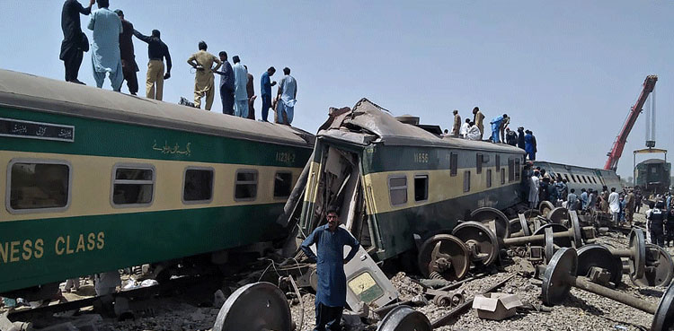 Initial inquiry report into Ghotki train accident sent to Azam Swati