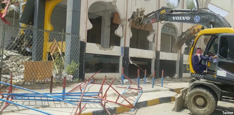 Aladin Park encroachments: KMC demolishes shopping mall's corridor, entrance gate