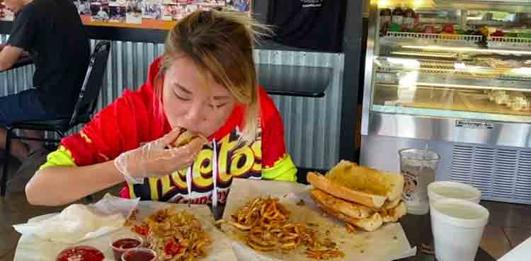 WATCH: YouTube food challenger kicked out of restaurant