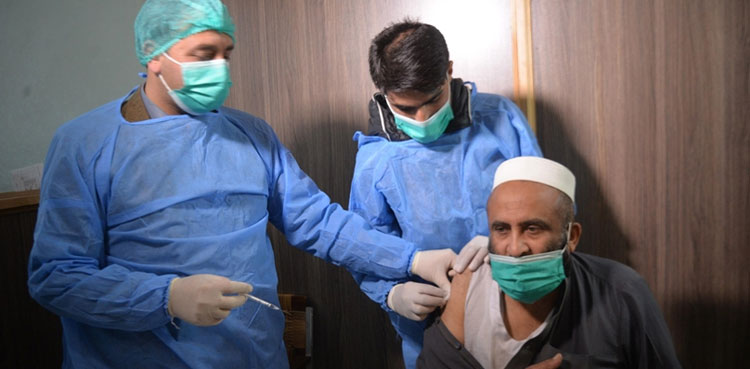 Peshawar admin imposes restrictions on unvaccinated people