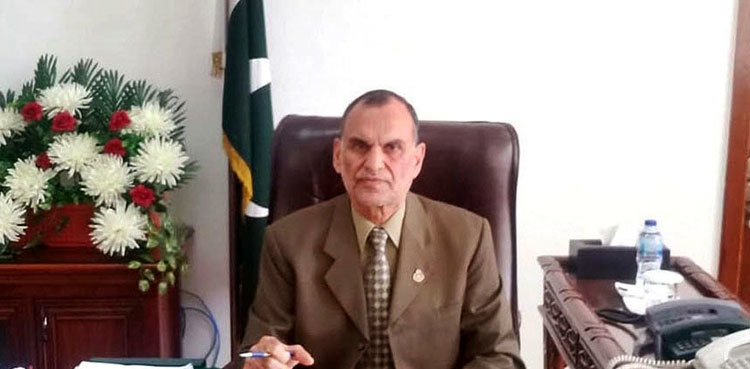 Azam Swati hints at conducting independent probe into Ghotki train accident