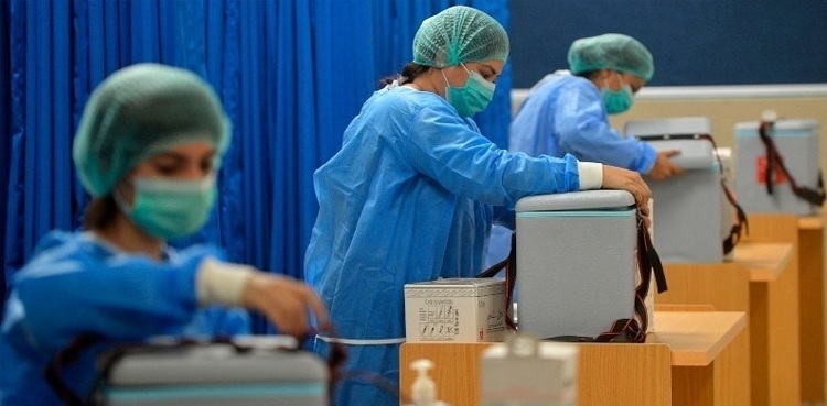 11 sizable vaccination centers run 24/7 in Karachi now