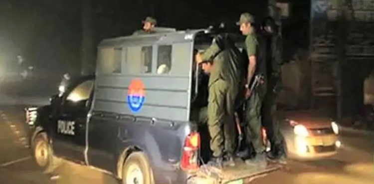 Car snatchers open fire on police, two passers-by injured in Rawalpindi