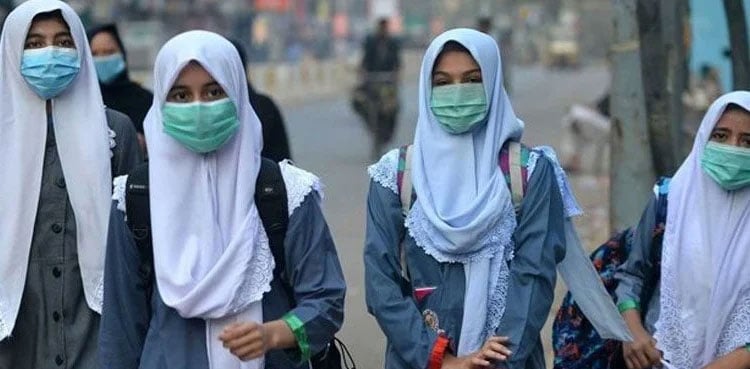 Omicron cases: Restrictions on business, schools mulled over in Karachi