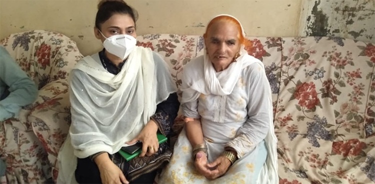 Woman caught on camera torturing mother in law in Karachi