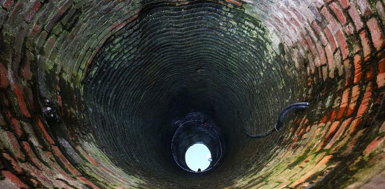 Three die after inhaling poisonous gas in Bahawalnagar well