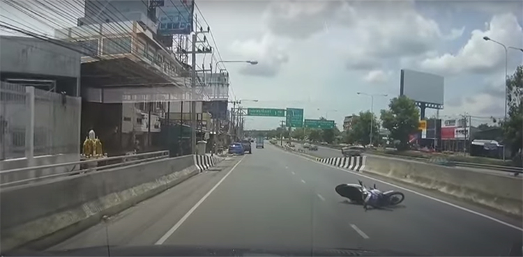 WATCH: Distracted bike rider hits blockade in middle of road