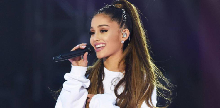 Ariana Grande pledges $1 million in free therapy for those in need