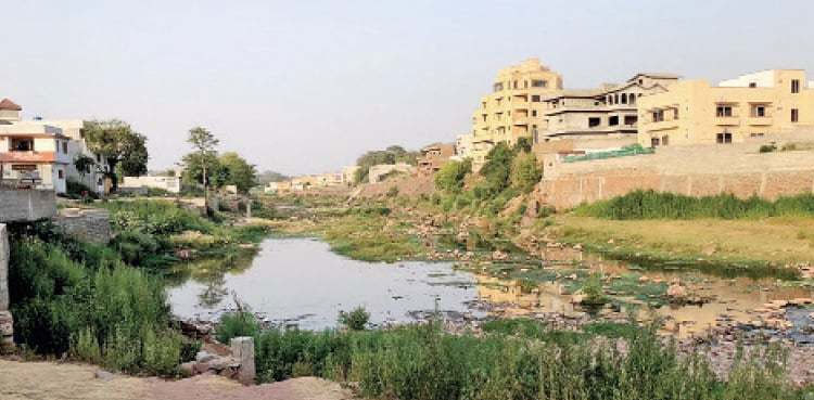 Cleaning of sewerage drains underway in Islamabad