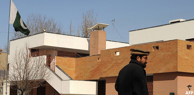 Pakistan closes visa operation in three cities of Afghanistan: sources