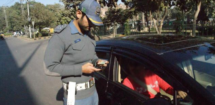 Lahore CTO orders issuance of manual challans over traffic violations