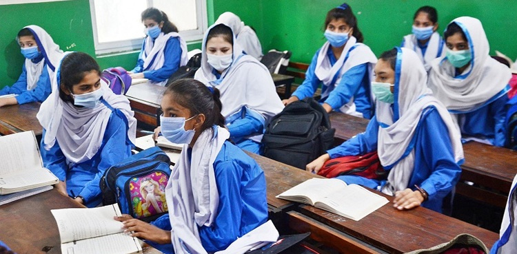 More school students contract COVID-19 in Lahore