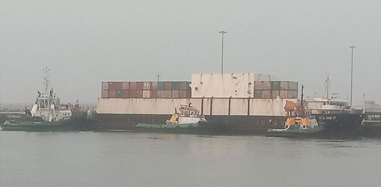 Incapacitated vessel Heng Tong 77 finally berthed at KPT