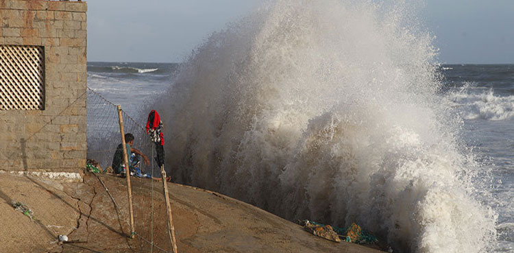 Cyclone Biparjoy brings 'extremely heavy rainfall' to Sindh coast