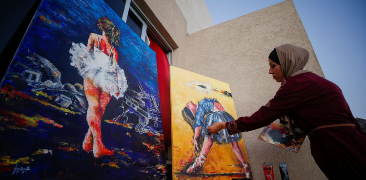 Gaza artist mixes beauty with pain in her ballet paintings